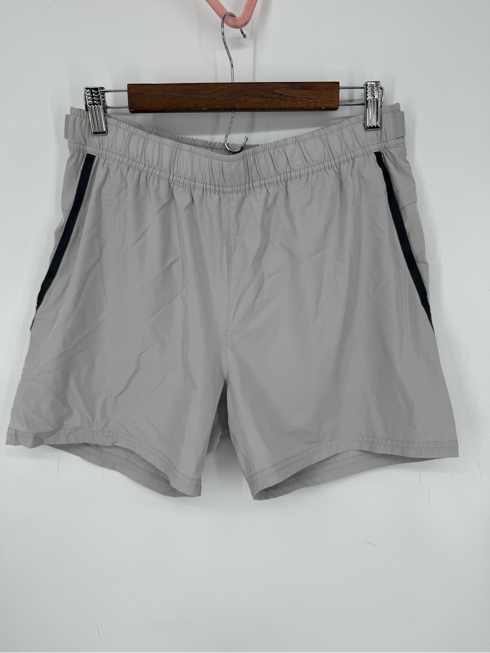 Skora Light Gray Men’s Quick Dry Athletic Running Gym Active Shorts Size Medium